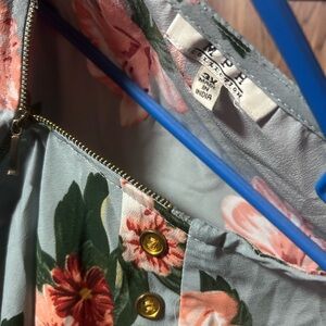 Floral zip-up at the top, Blouse 2x